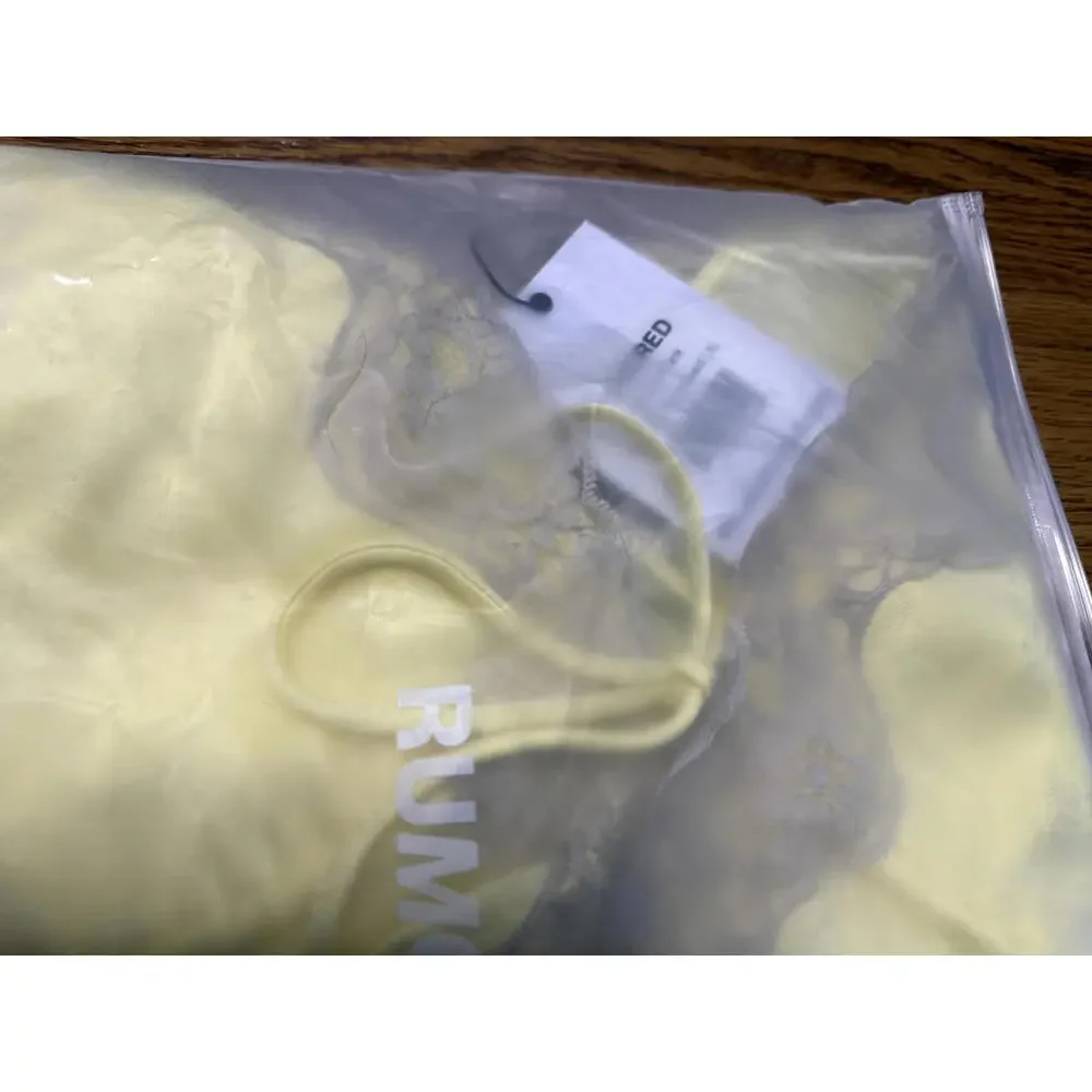 NWT! Rumored Lady Lace in Buttercream Top Size XL - Picture 3 of 4